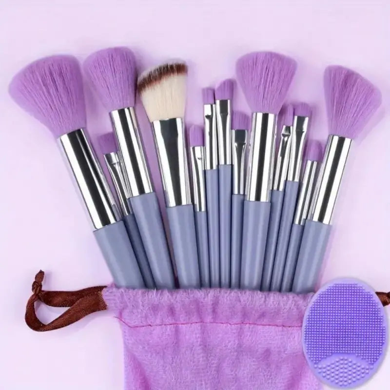 Professional soft and fluffy makeup brushes set cosmetics