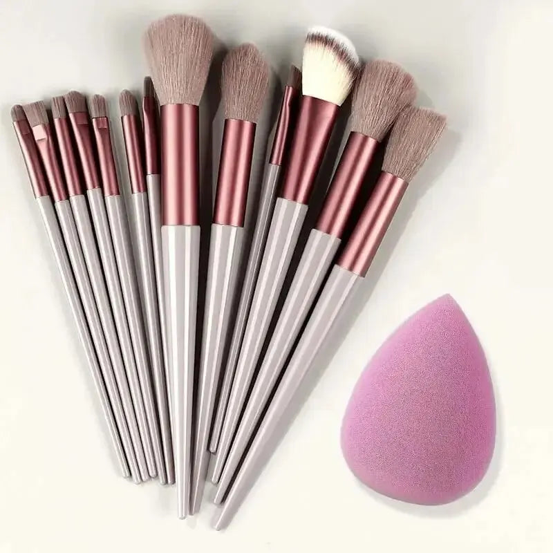 Professional soft and fluffy makeup brushes set cosmetics