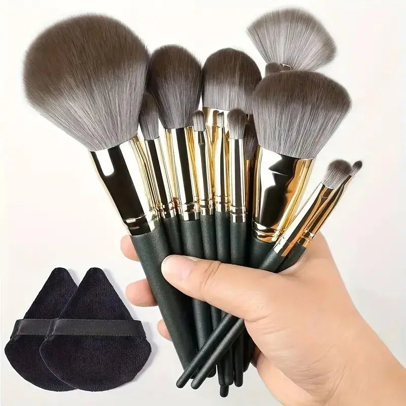 Professional soft and fluffy makeup brushes set cosmetics