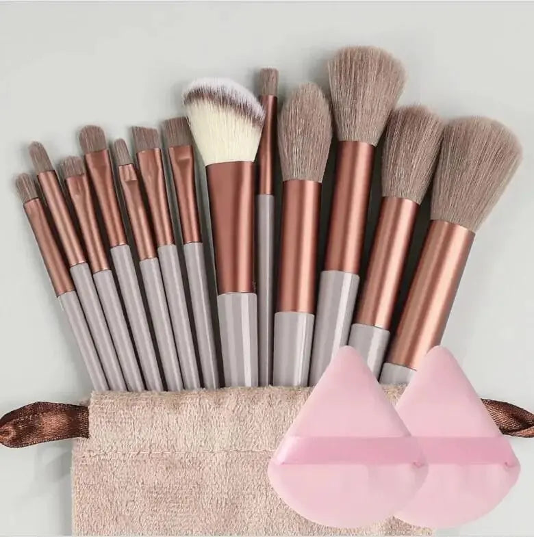 Professional soft and fluffy makeup brushes set cosmetics