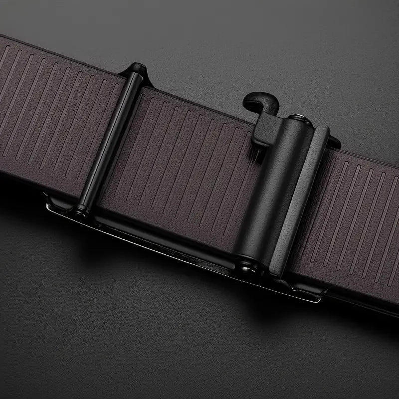 Stylish men's faux leather belt