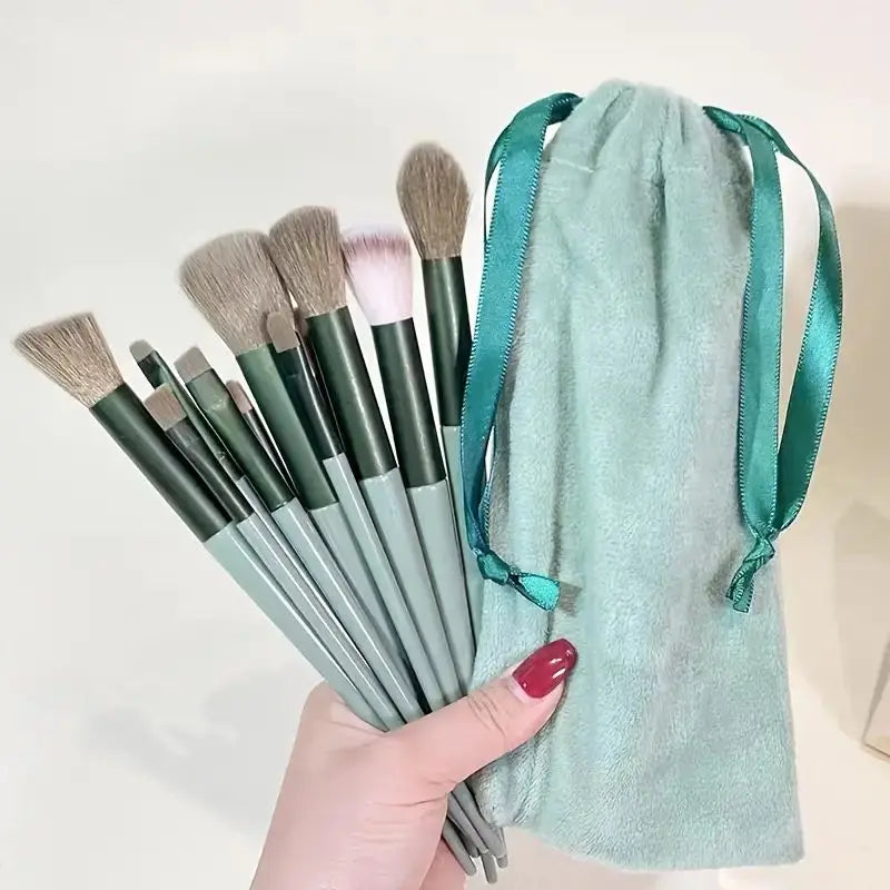 Professional soft and fluffy makeup brushes set cosmetics
