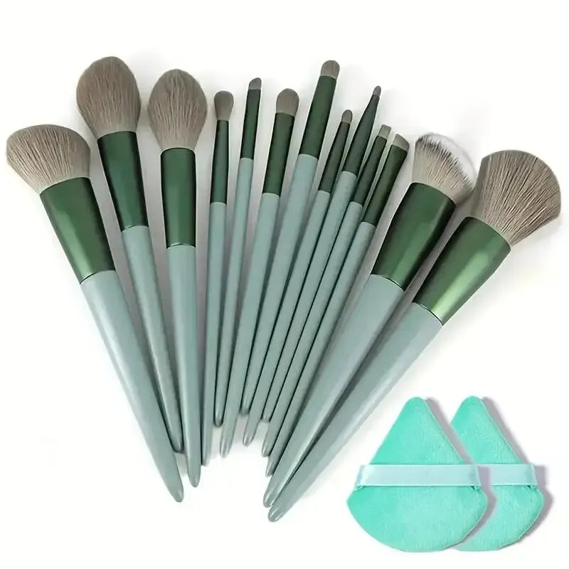 Professional soft and fluffy makeup brushes set cosmetics
