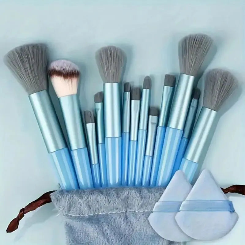 Professional soft and fluffy makeup brushes set cosmetics