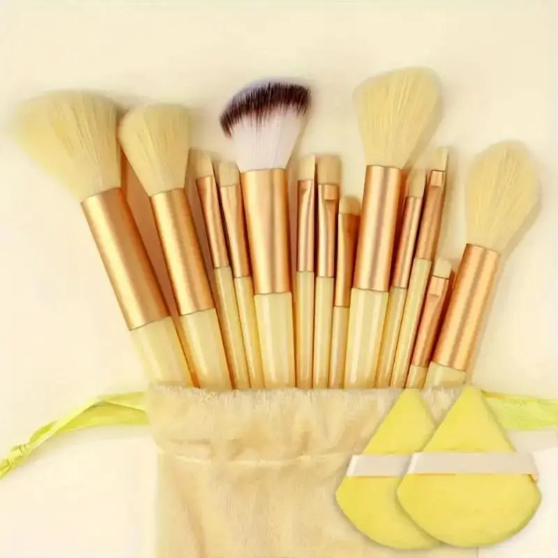 Professional soft and fluffy makeup brushes set cosmetics