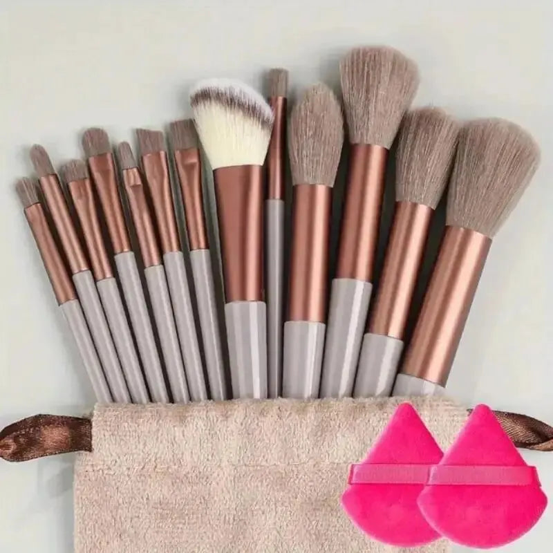 Professional soft and fluffy makeup brushes set cosmetics